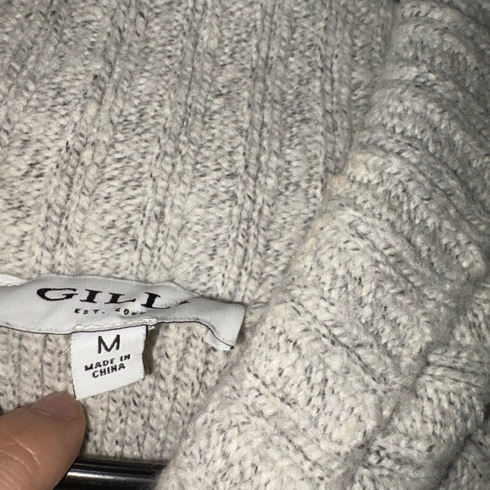 Gilli Cozy Gray Women's Sweater| Size Medium - Picture 3 of 5